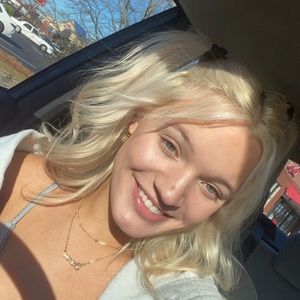 Meet your Posher, Halee